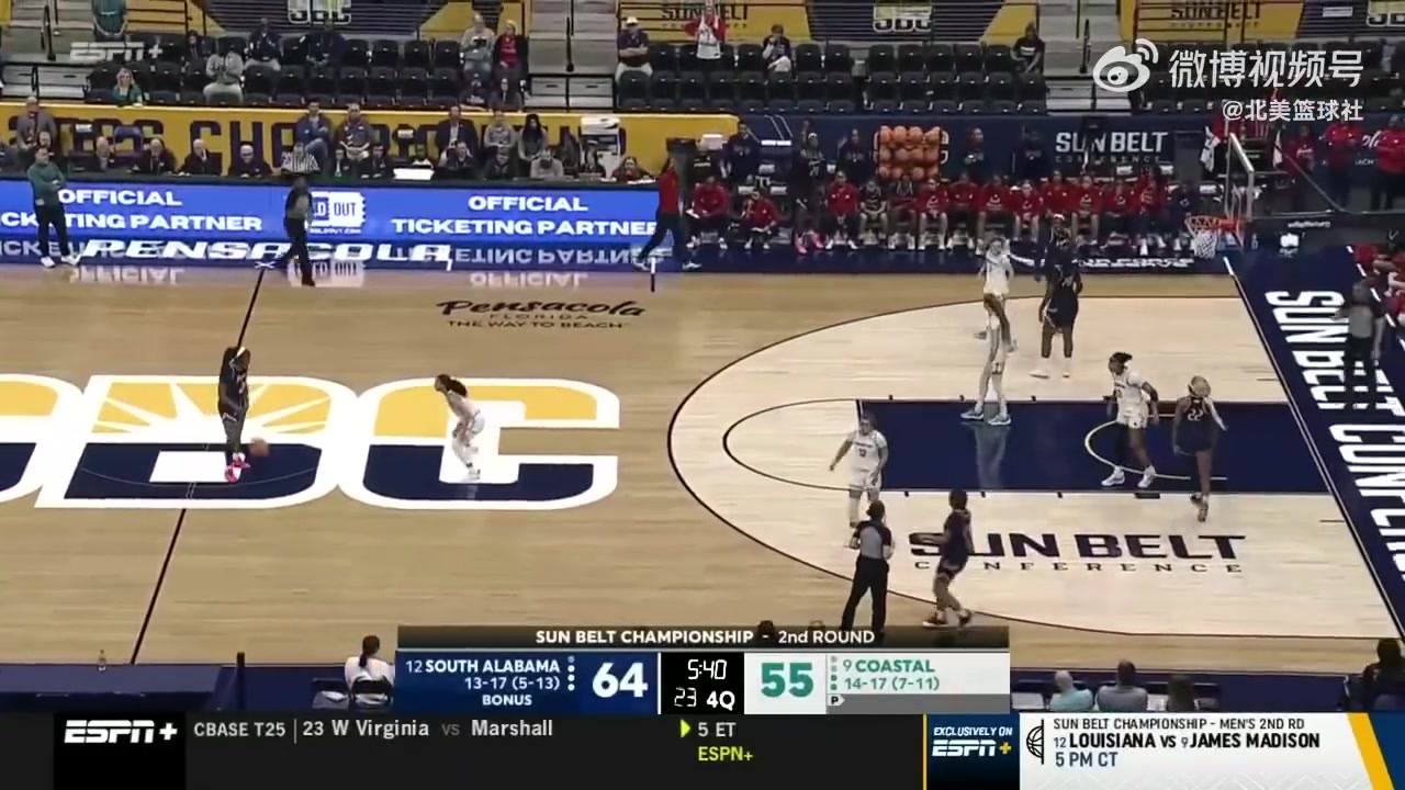 开云官网-女裁判被一拳KO！NCAA女篮赛场爆发大规模冲突 8人被驱逐！