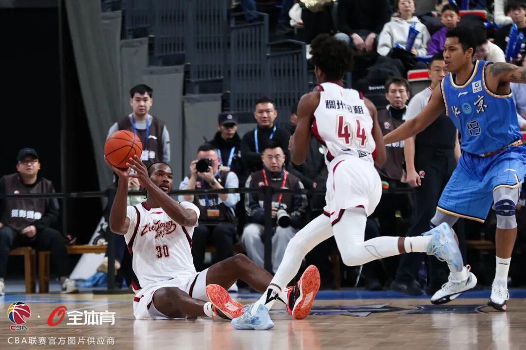 kaiyun-【CBA联赛】第十八轮｜浙江稠州金租73-79北京北汽